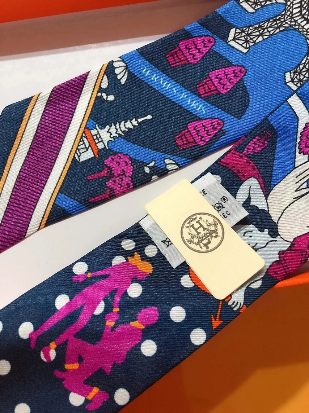 에르메스 Les Nouveaux Amoureux de Paris 트윌리 네이비