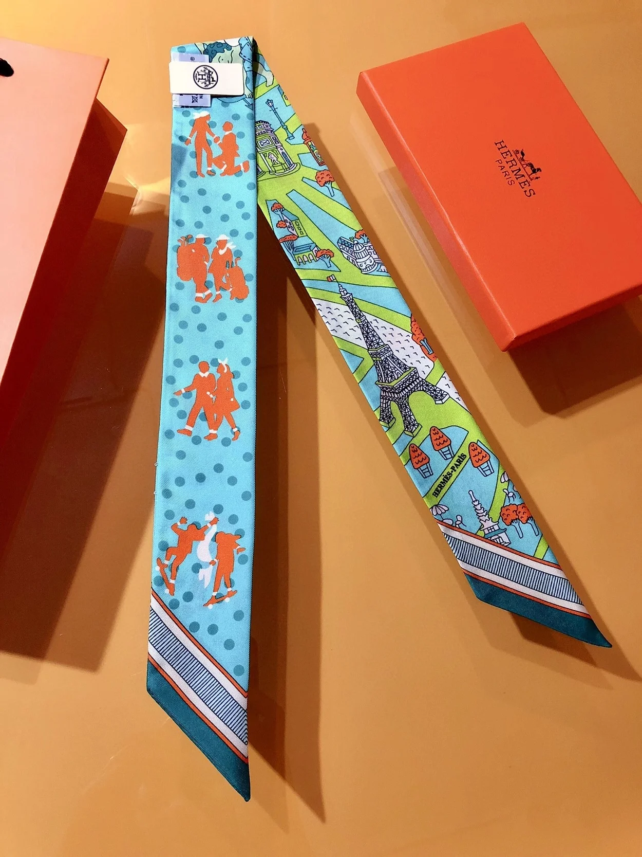 에르메스 Les Nouveaux Amoureux de Paris 트윌리 그린