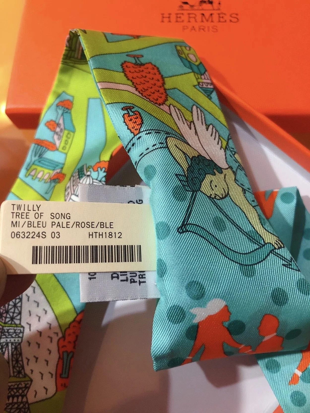 에르메스 Les Nouveaux Amoureux de Paris 트윌리 그린