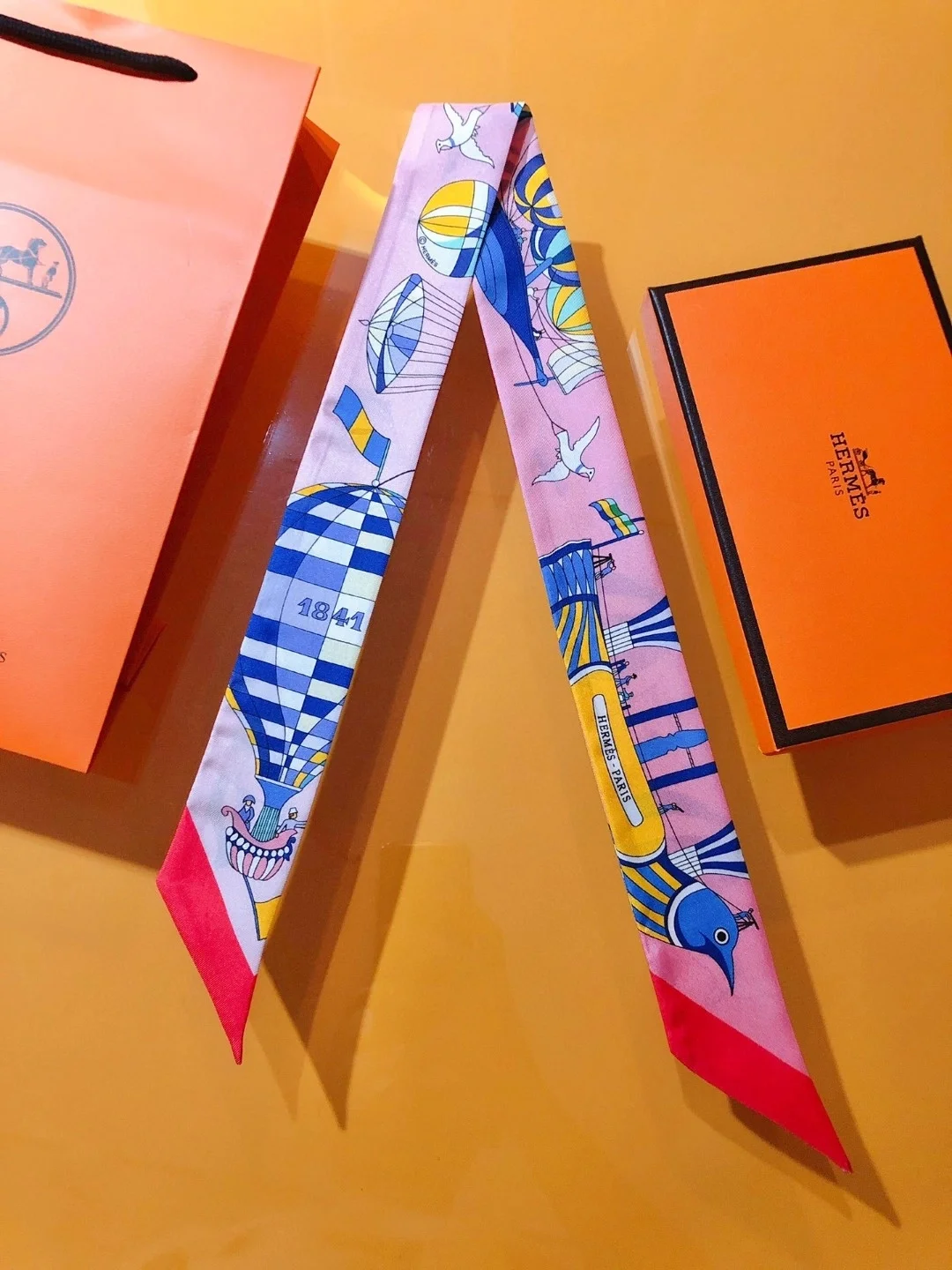 에르메스 Les Folies du Ciel 트윌리 핑크