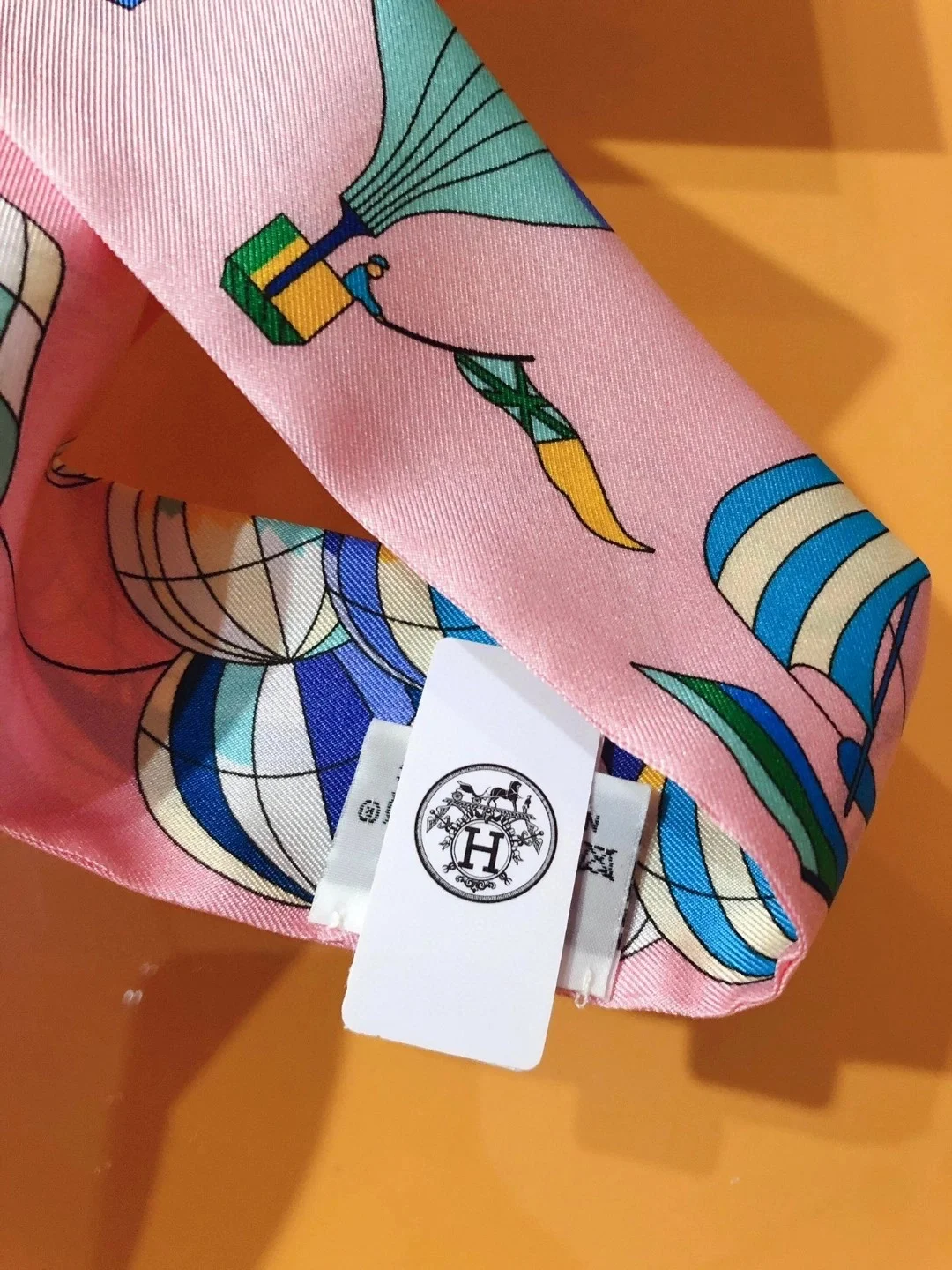 에르메스 Les Folies du Ciel 트윌리 핑크