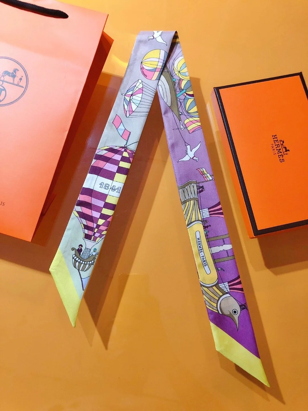 에르메스 Les Folies du Ciel 트윌리 자주색