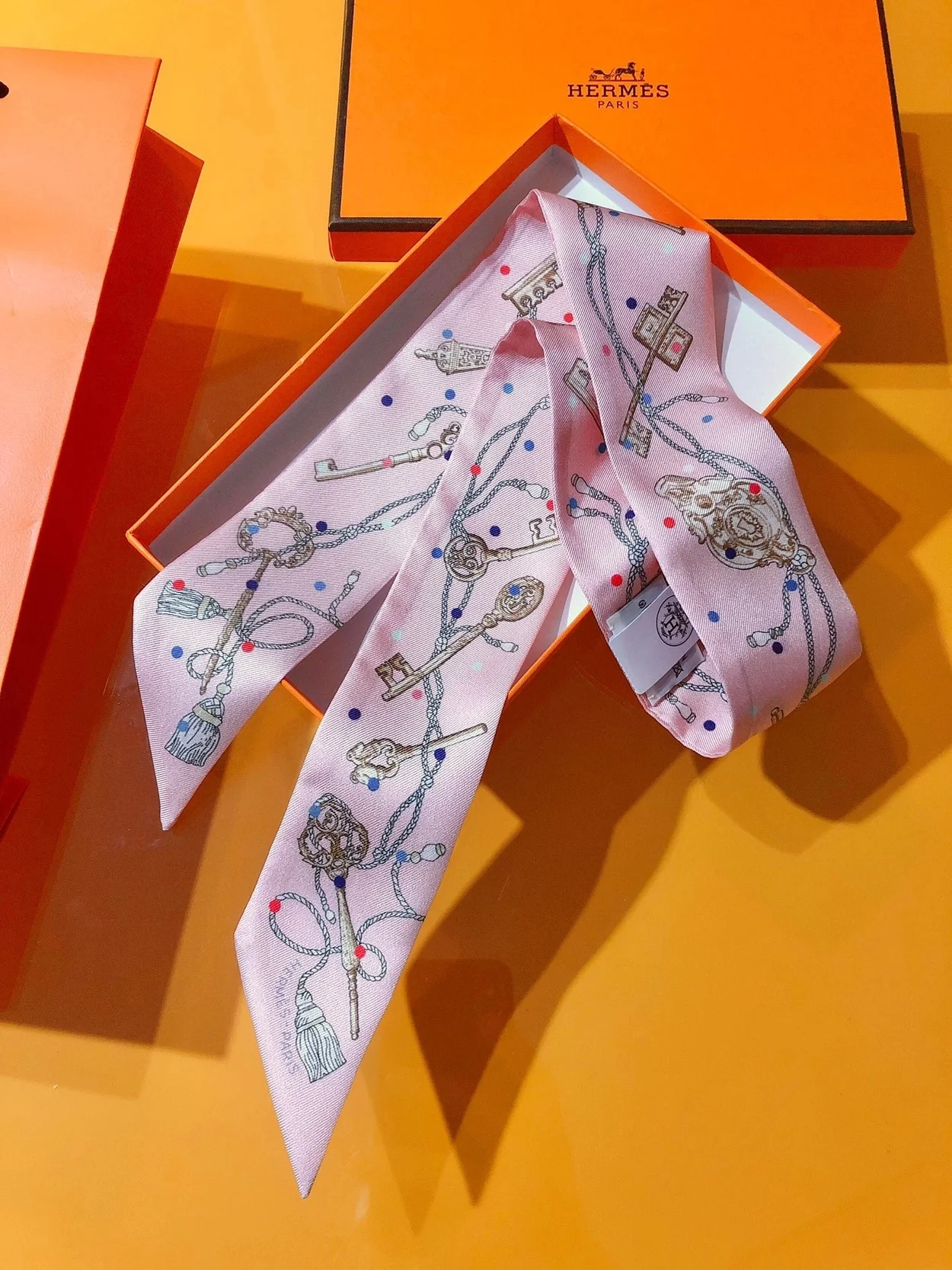 에르메스 Les Cles a Pois 트윌리 핑크