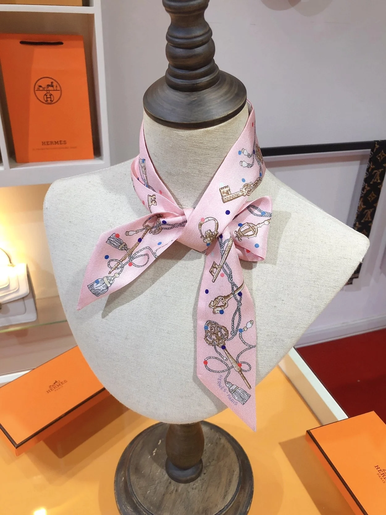 에르메스 Les Cles a Pois 트윌리 핑크