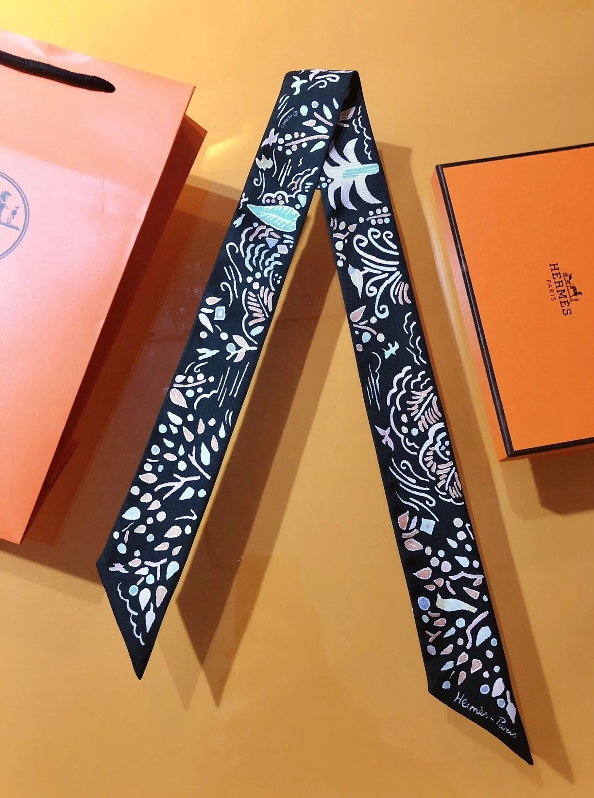 에르메스 Isola Di Primavera 트윌리 블랙