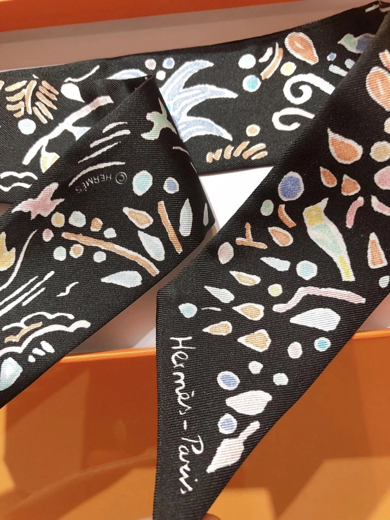 에르메스 Isola Di Primavera 트윌리 블랙