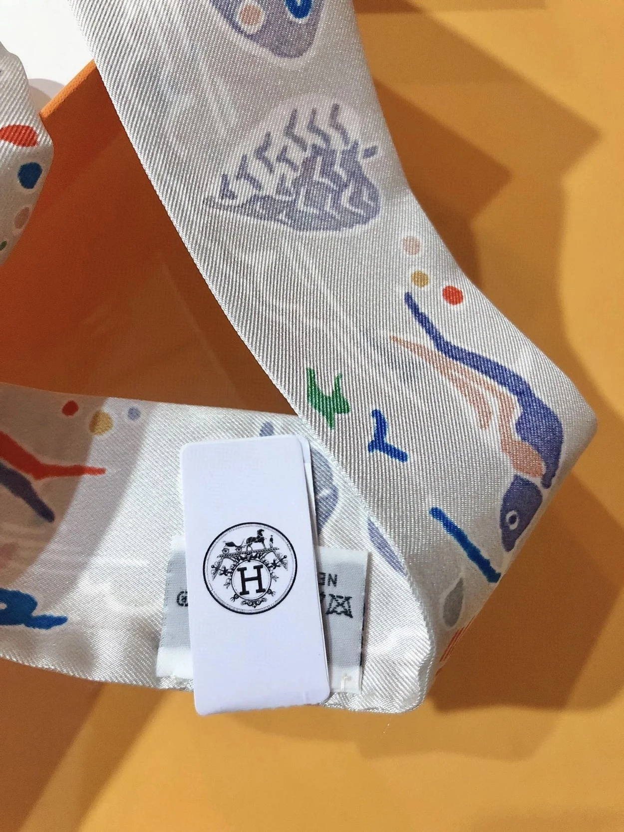 에르메스 Isola Di Primavera 트윌리 그레이