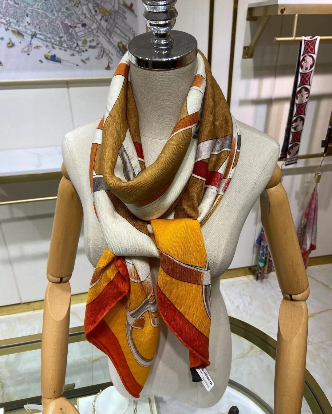 에르메스 Figure Artistique 90 오랑쥬 스카프