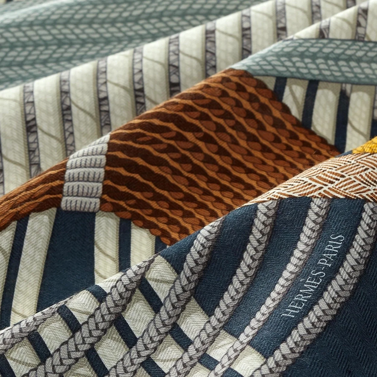 에르메스 Dressage Tressage 140 마린 숄 스카프