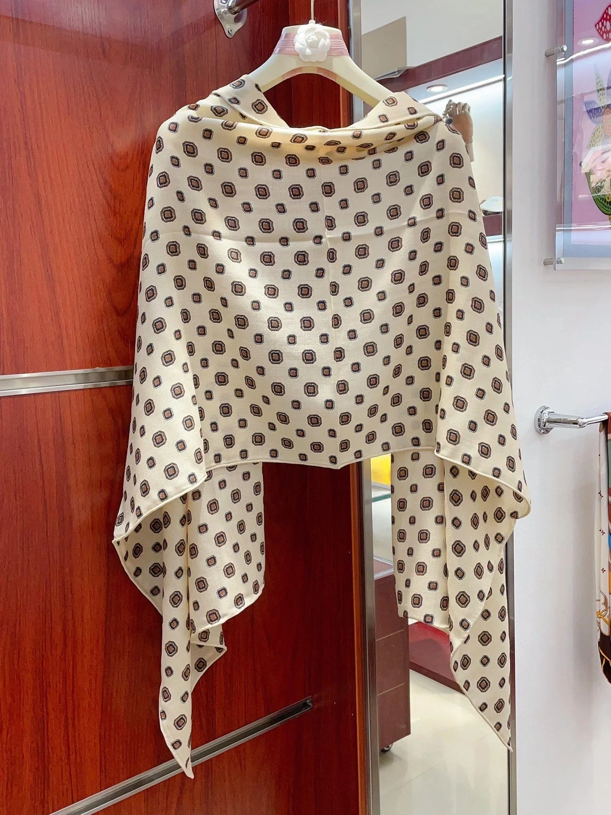 셀린느 비스코토 프린트 캐시미어 모슬린 베이지 스톨 스카프