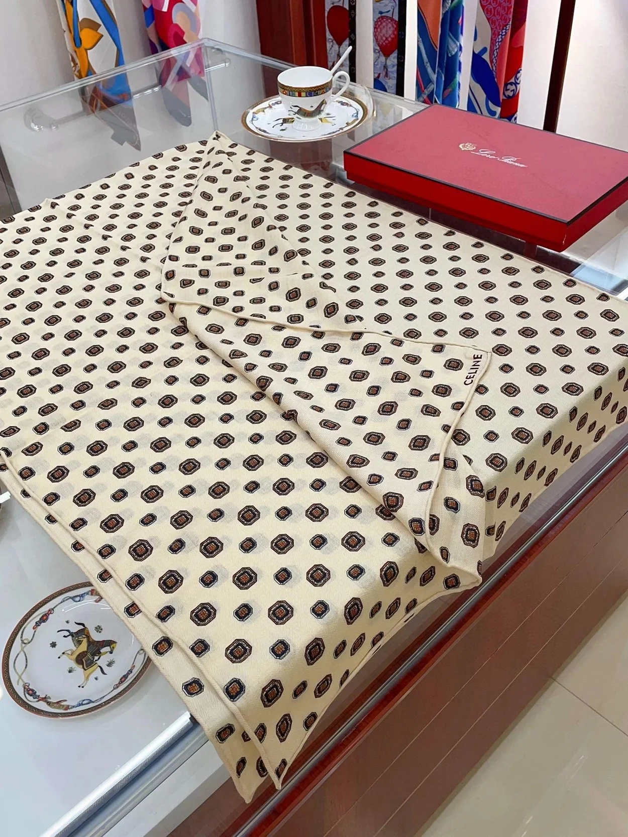 셀린느 비스코토 프린트 캐시미어 모슬린 베이지 스톨 스카프