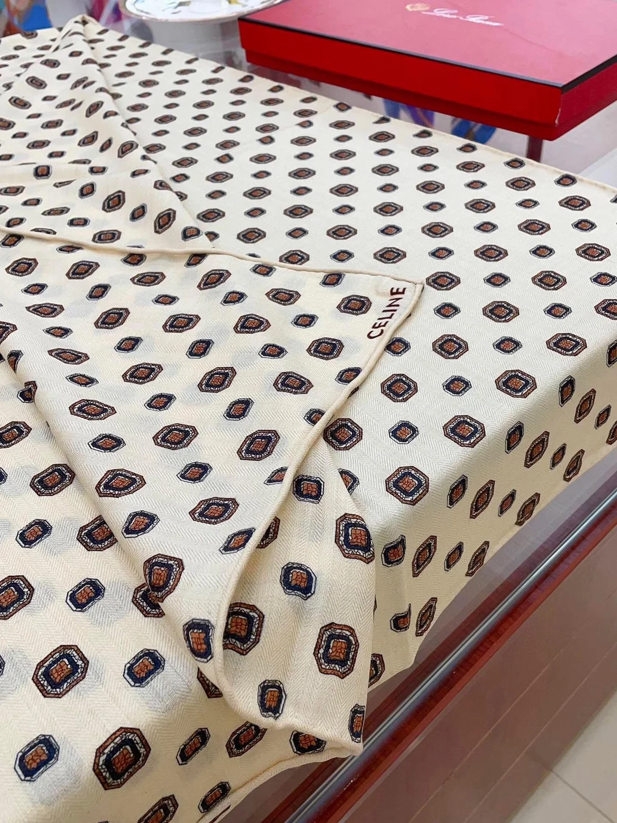 셀린느 비스코토 프린트 캐시미어 모슬린 베이지 스톨 스카프