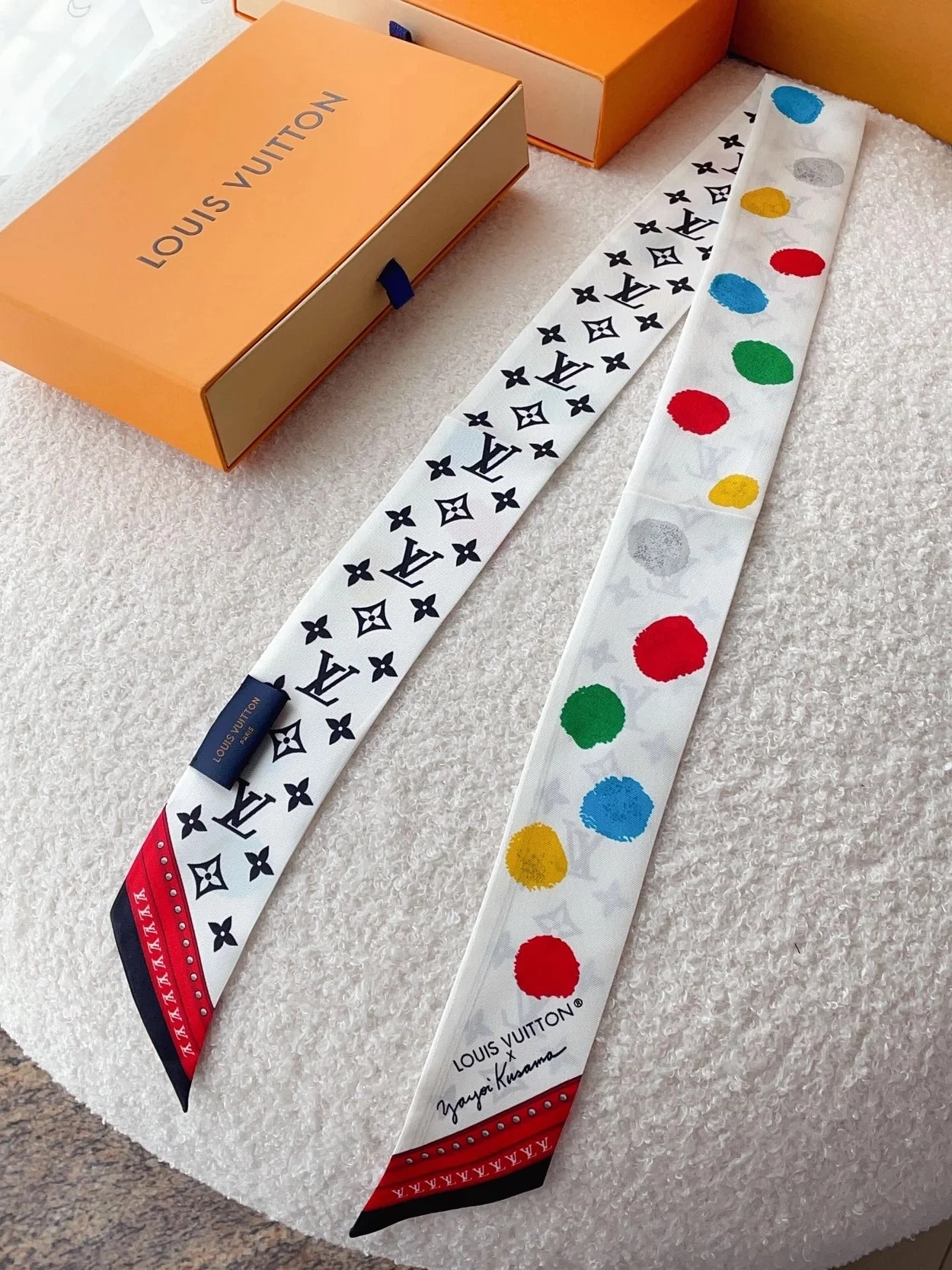 루이비통 페인티드 도트 모노그램 BB 방도 스카프 M78284