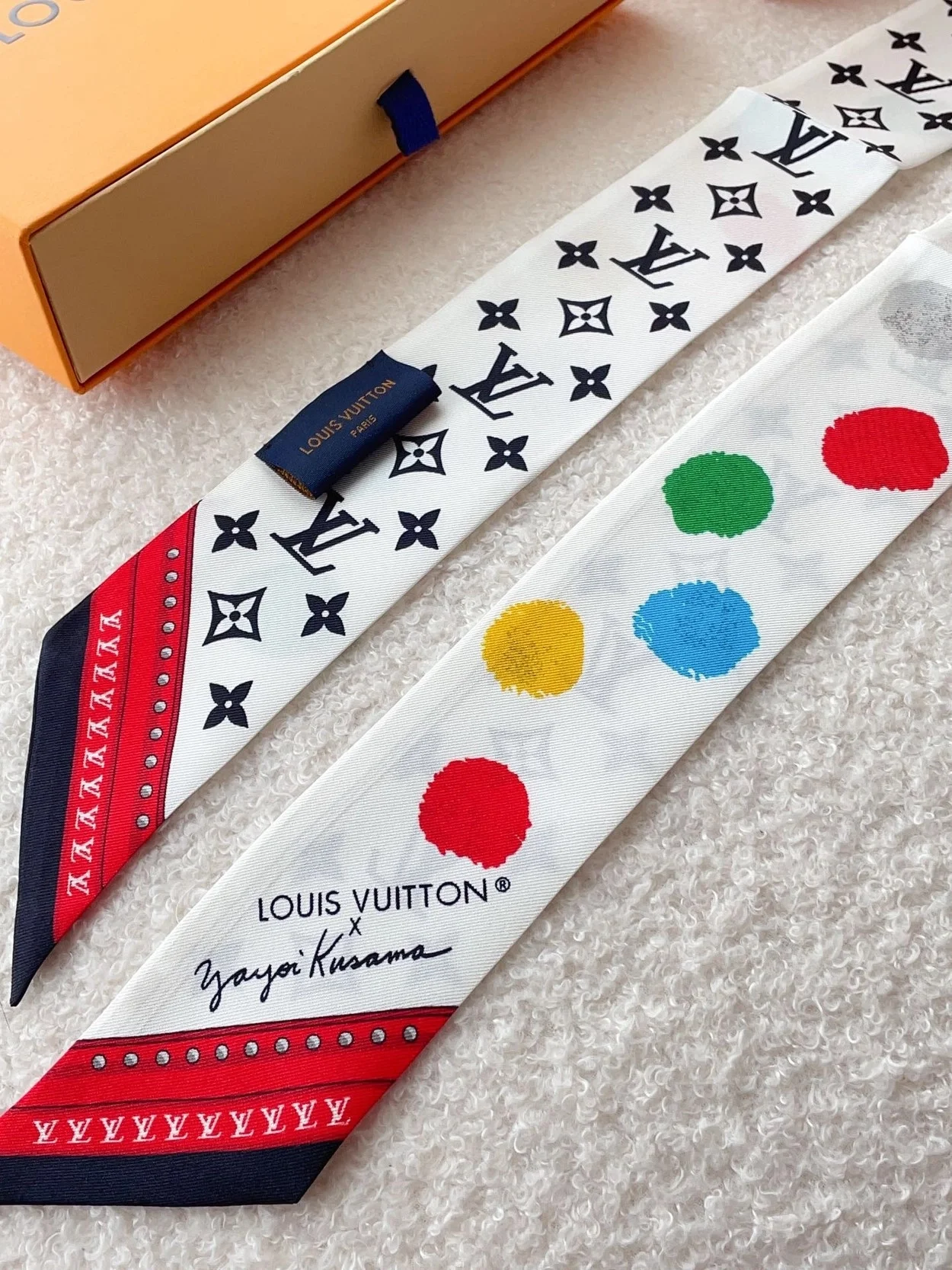 루이비통 페인티드 도트 모노그램 BB 방도 스카프 M78284