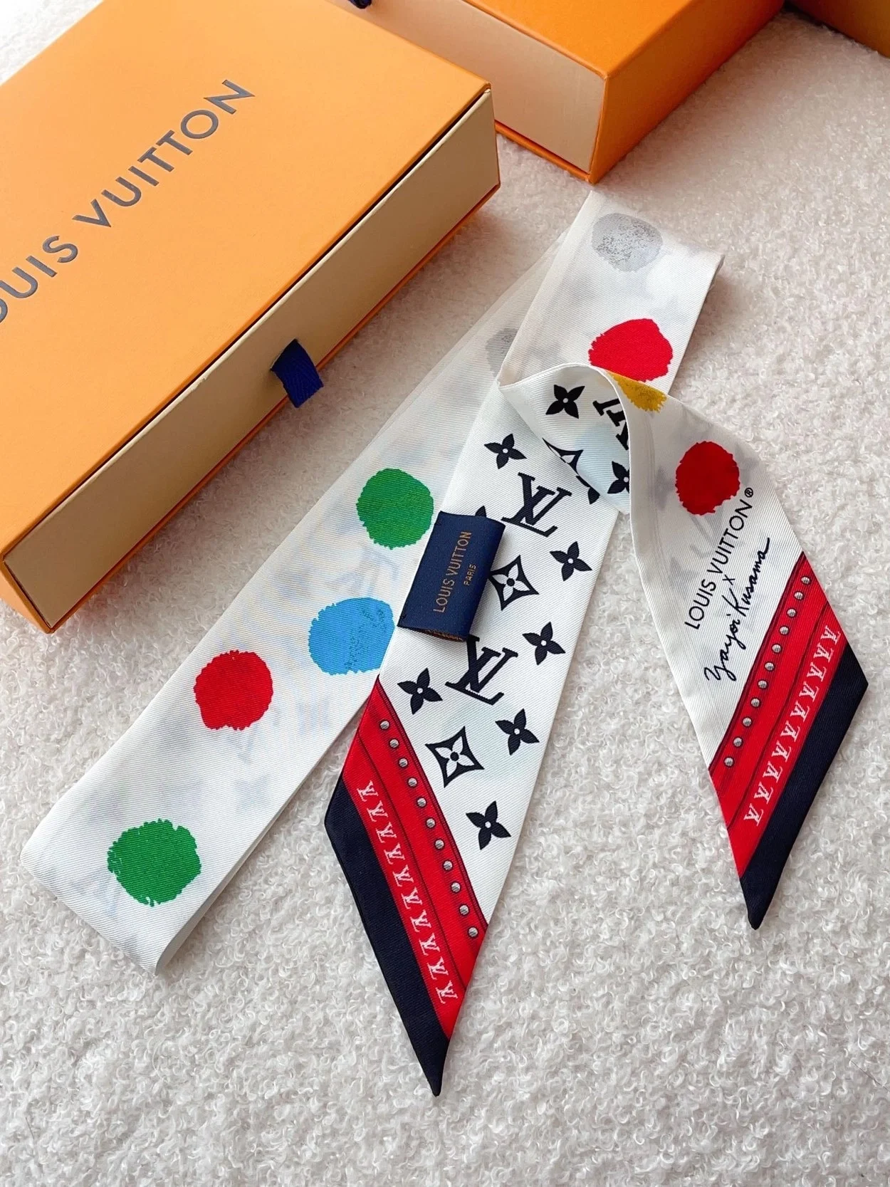 루이비통 페인티드 도트 모노그램 BB 방도 스카프 M78284