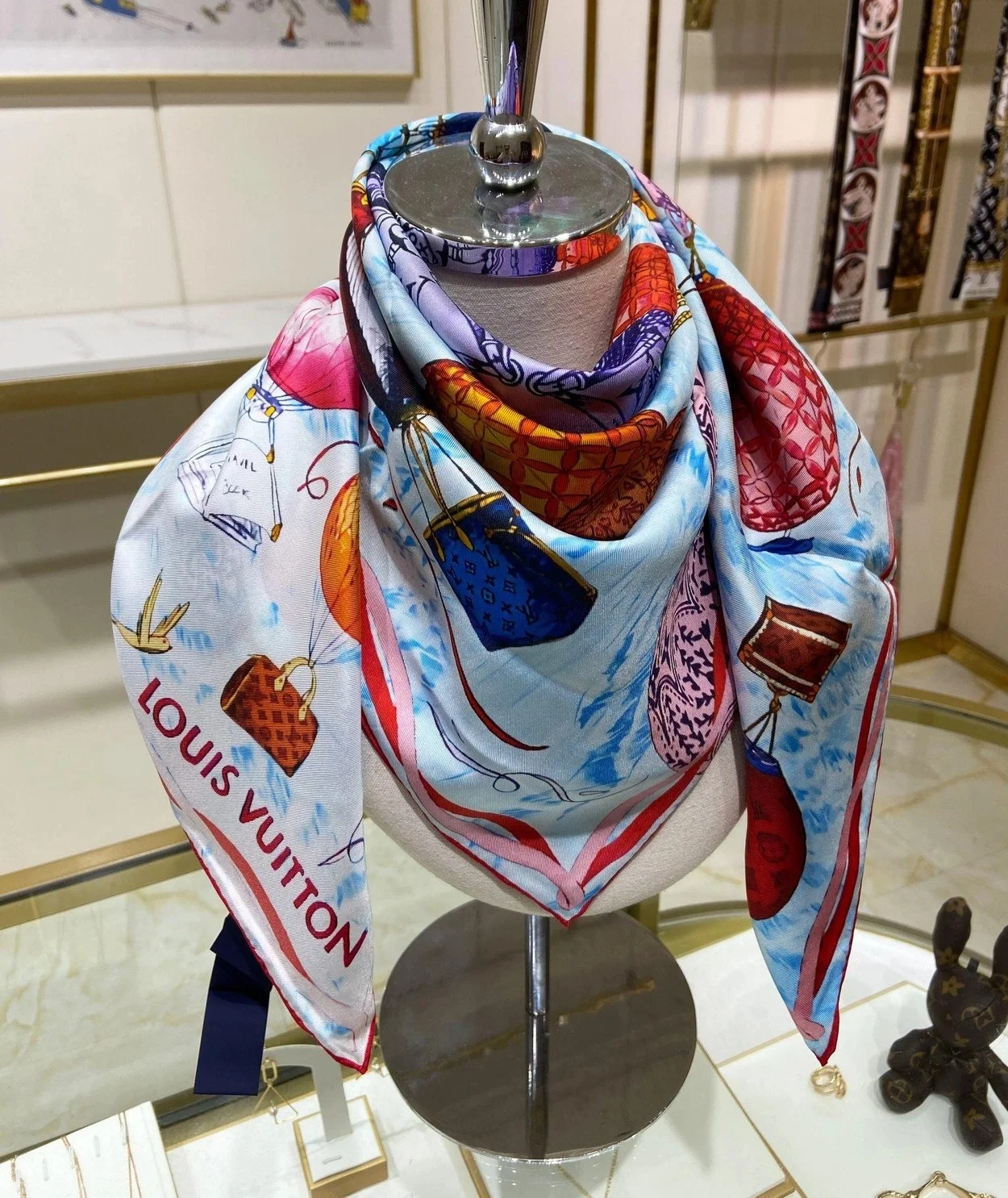 루이비통 업 앤드 어웨이 스퀘어 90 블루 스카프