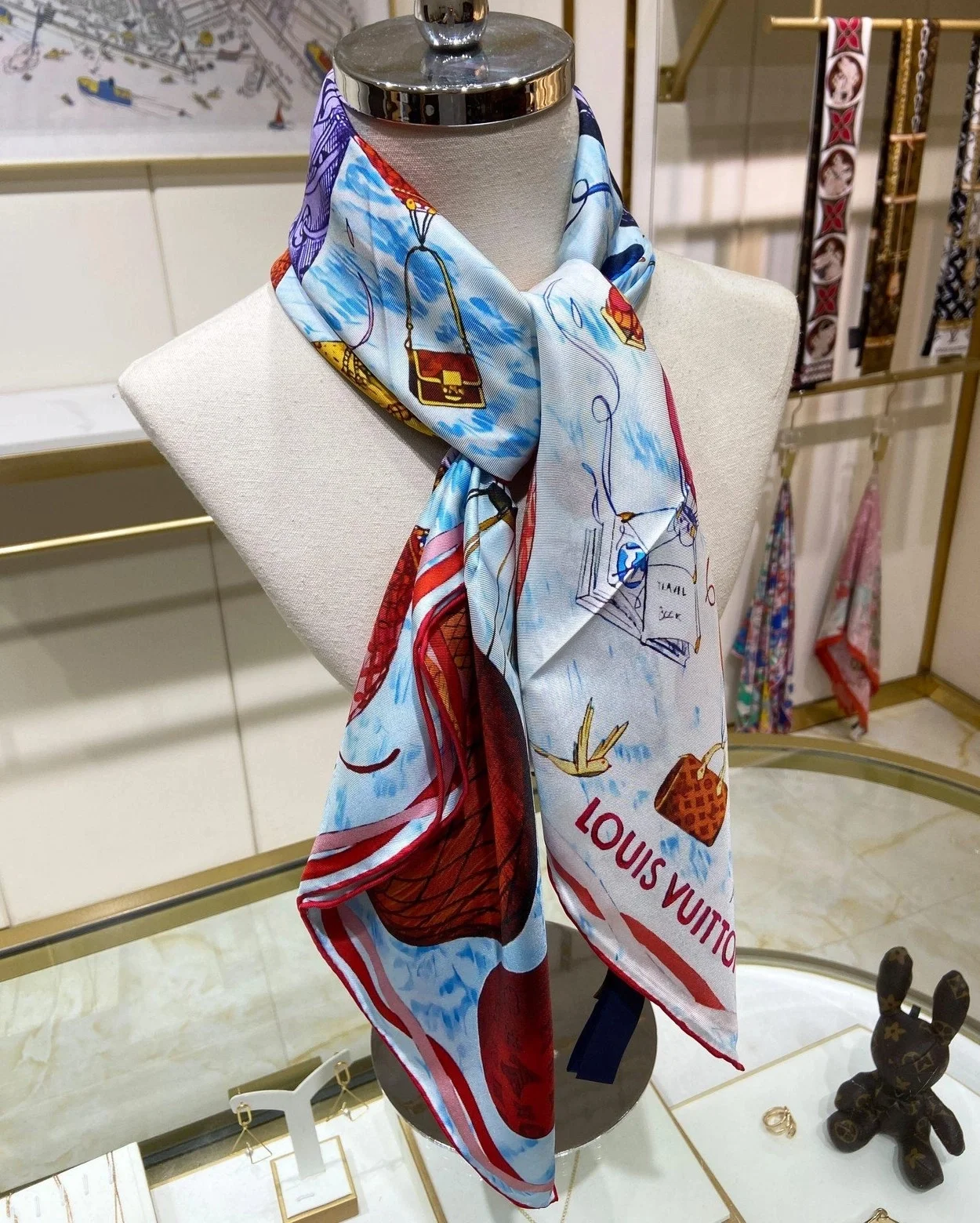 루이비통 업 앤드 어웨이 스퀘어 90 블루 스카프