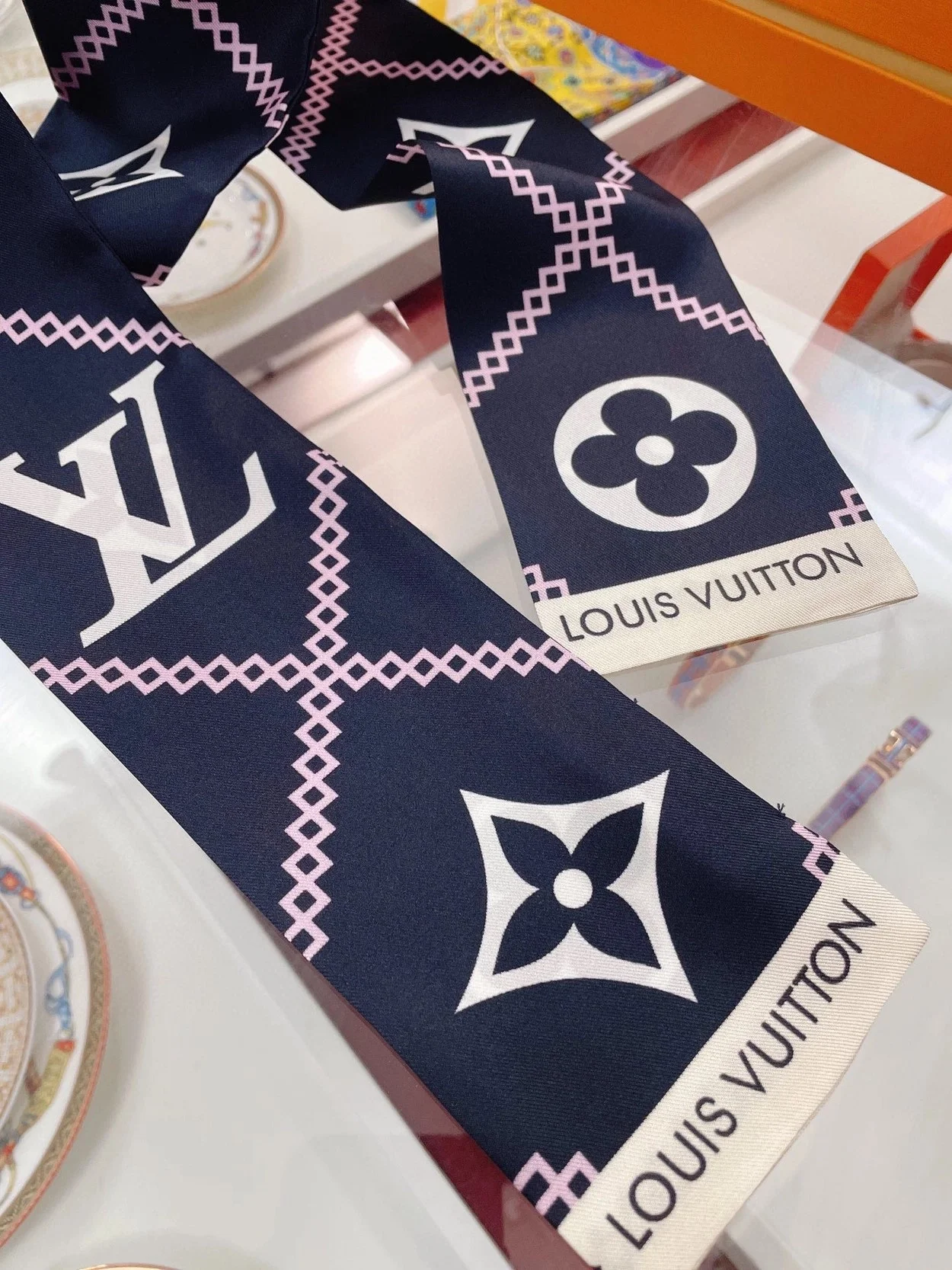 루이비통 블랙 크로아지옹 방도 스카프 M77468