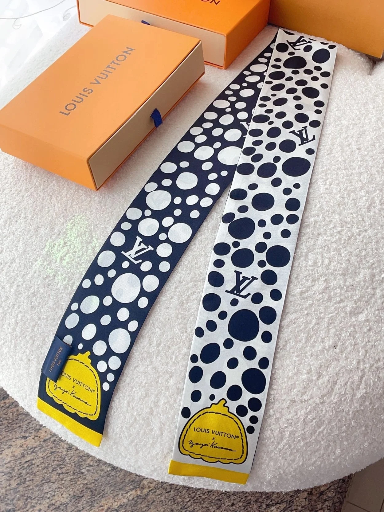 루이비통 블랙 앤 화이트 방도 스카프 M78291