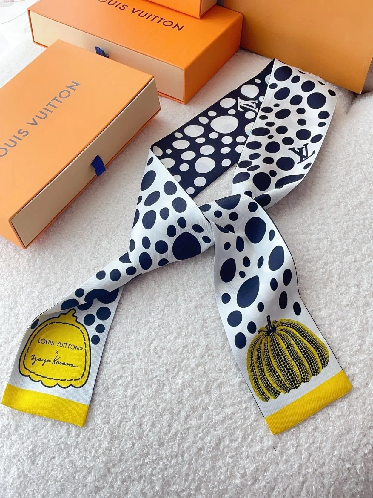 루이비통 블랙 앤 화이트 방도 스카프 M78291