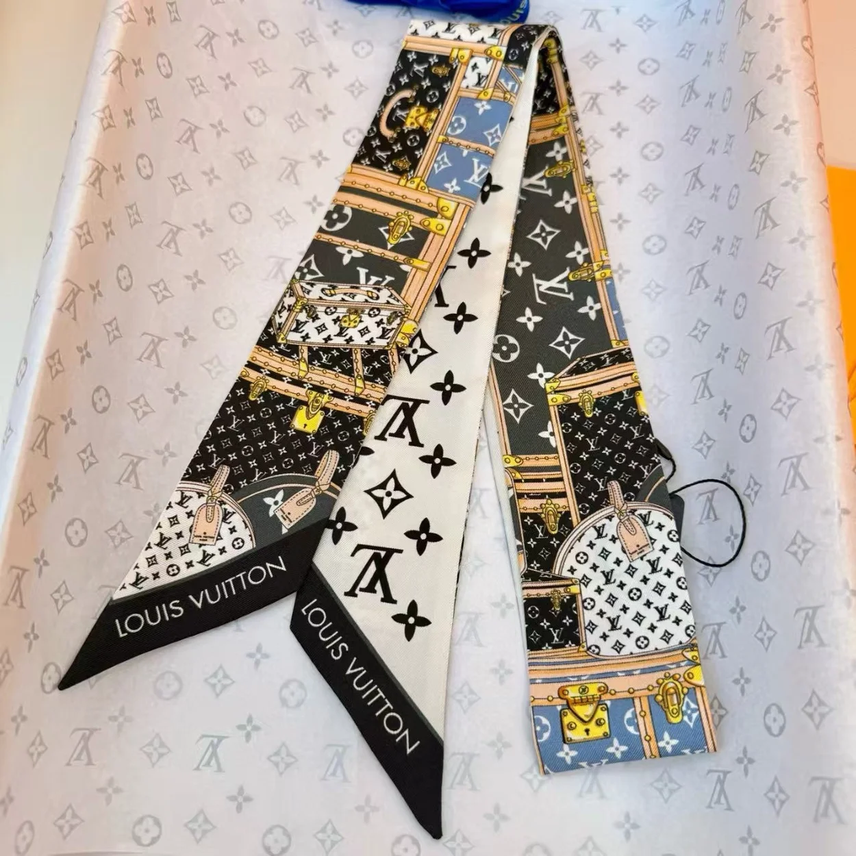 루이비통 블랙 렛츠고 BB 방도 스카프 M76442