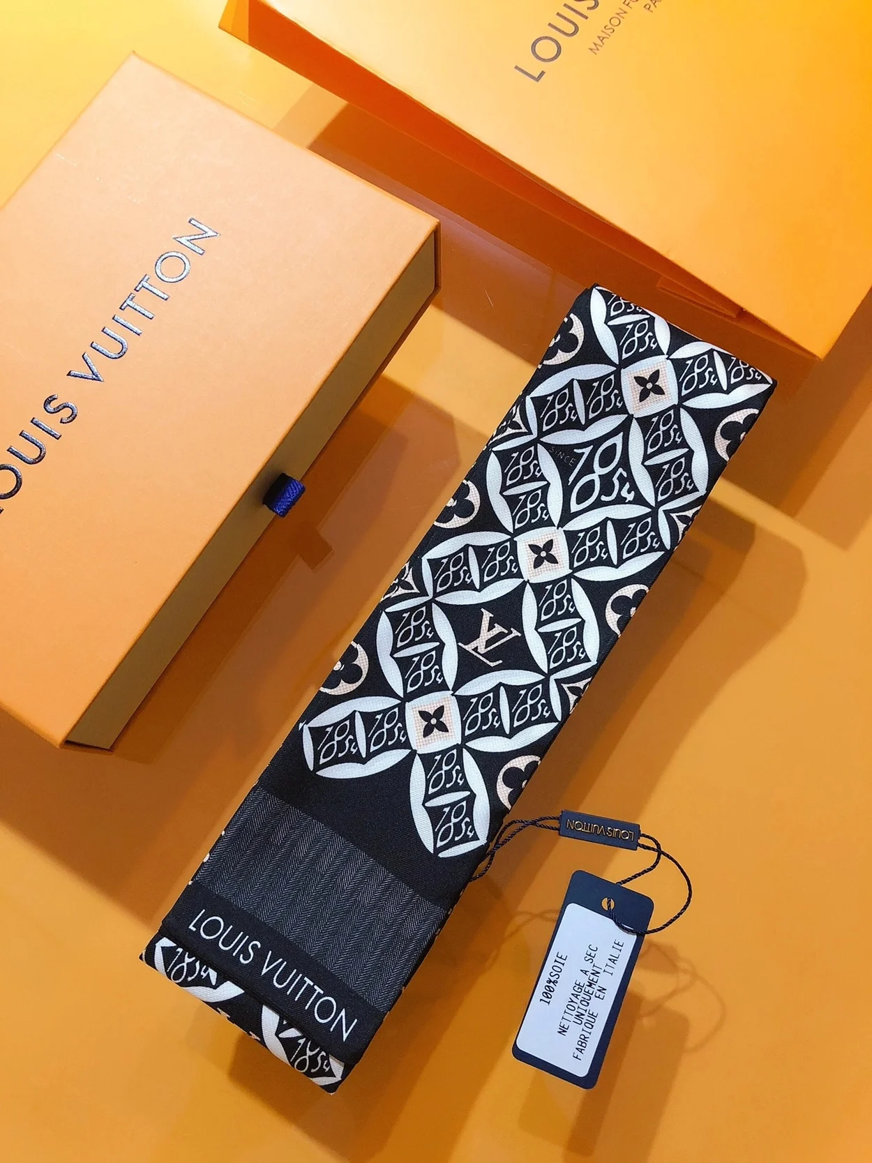 루이비통 Since 1854 방도 스카프 MP2825