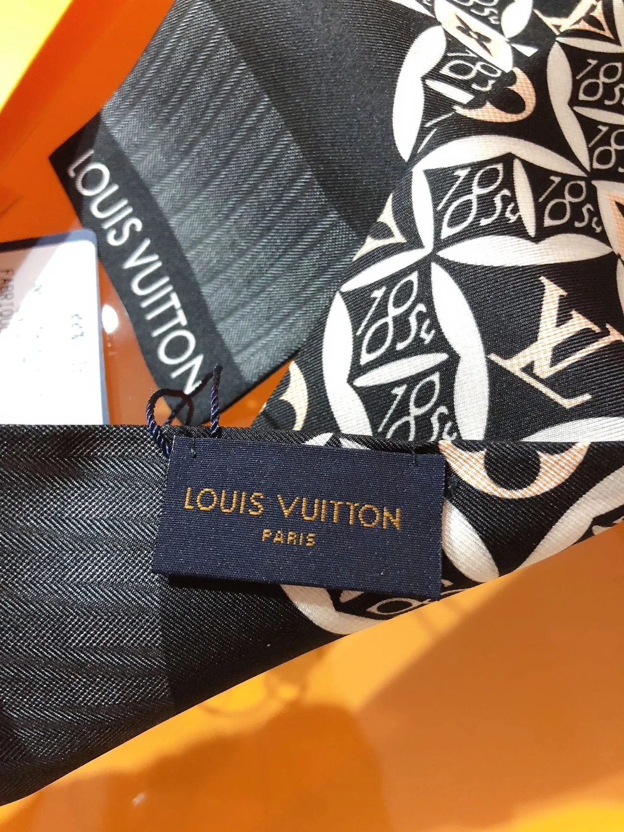 루이비통 Since 1854 방도 스카프 MP2825