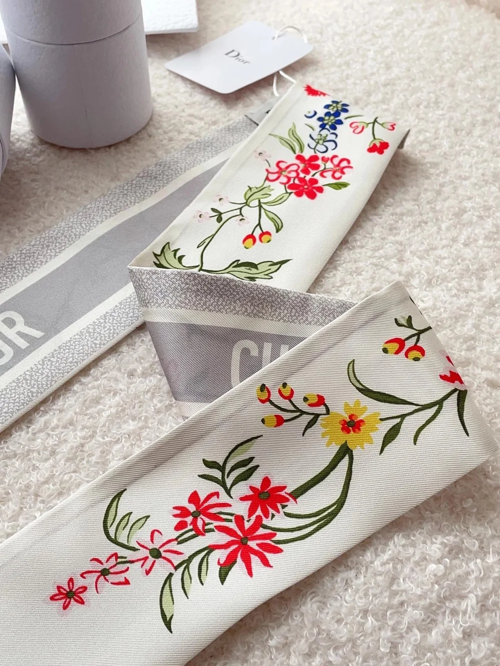 디올 화이트 멀티 컬러 실크 트윌 미차 스카프