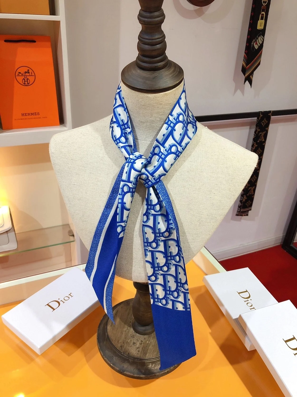 디올 오블리크 콘플라워 블루 실크 트윌 미차 스카프