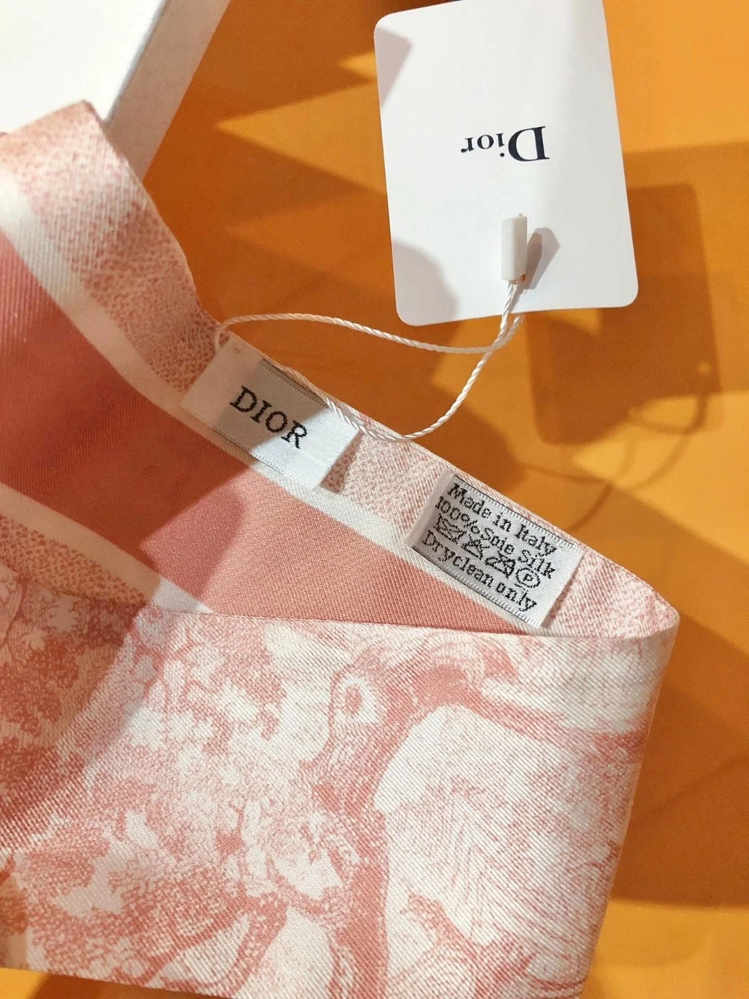 디올 아이보리 앤 핑크 실크 트윌 미차 스카프