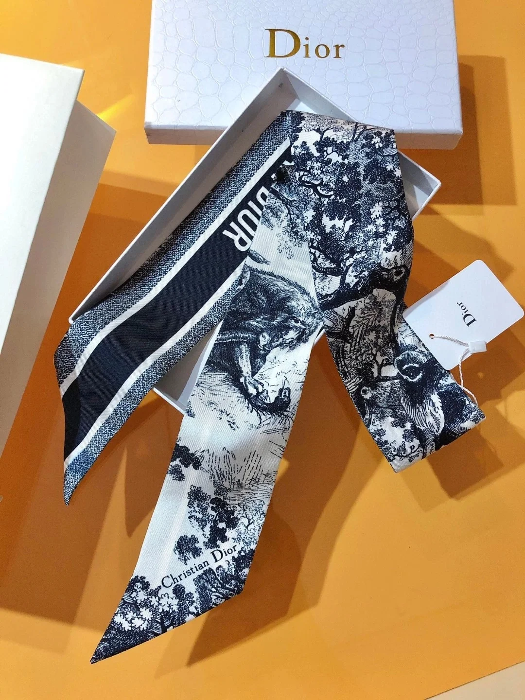 디올 아이보리 앤 네이비 블루 실크 트윌 미차 스카프