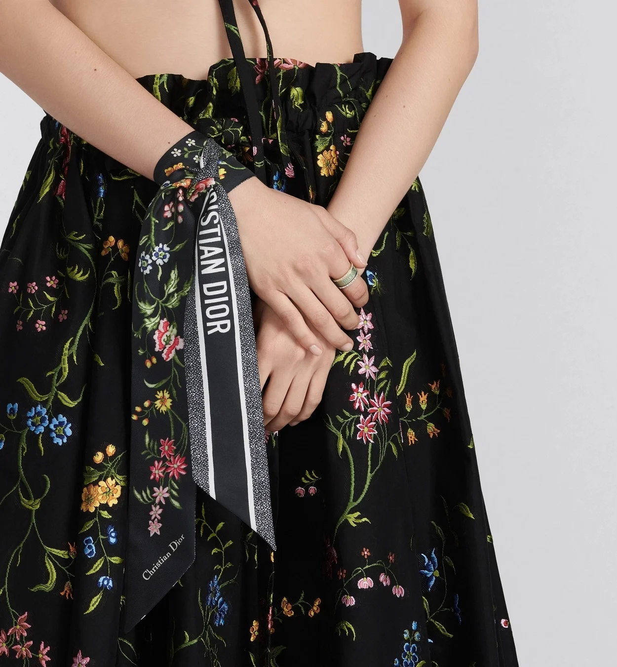 디올 블랙 멀티 컬러 실크 트윌 미차 스카프