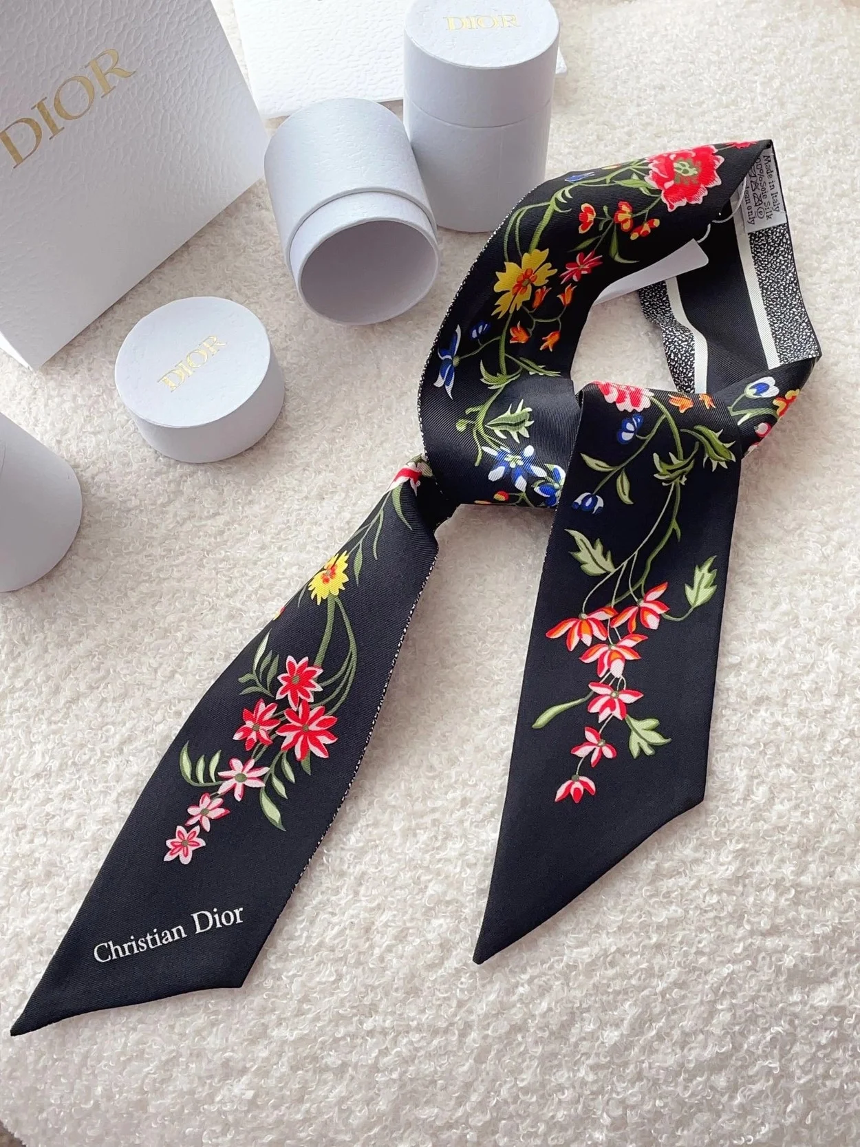 디올 블랙 멀티 컬러 실크 트윌 미차 스카프