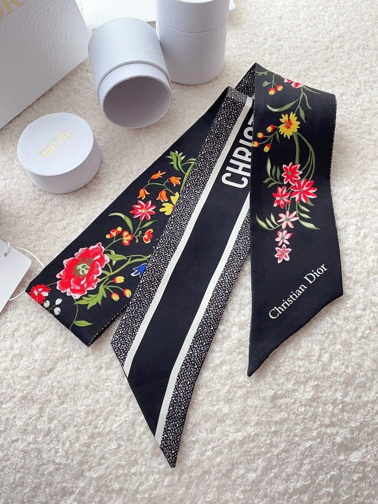 디올 블랙 멀티 컬러 실크 트윌 미차 스카프