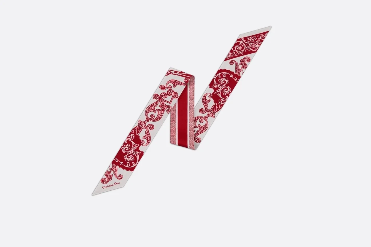 디올 바다나 화이트 앤 레드 실크 트윌 미차 스카프