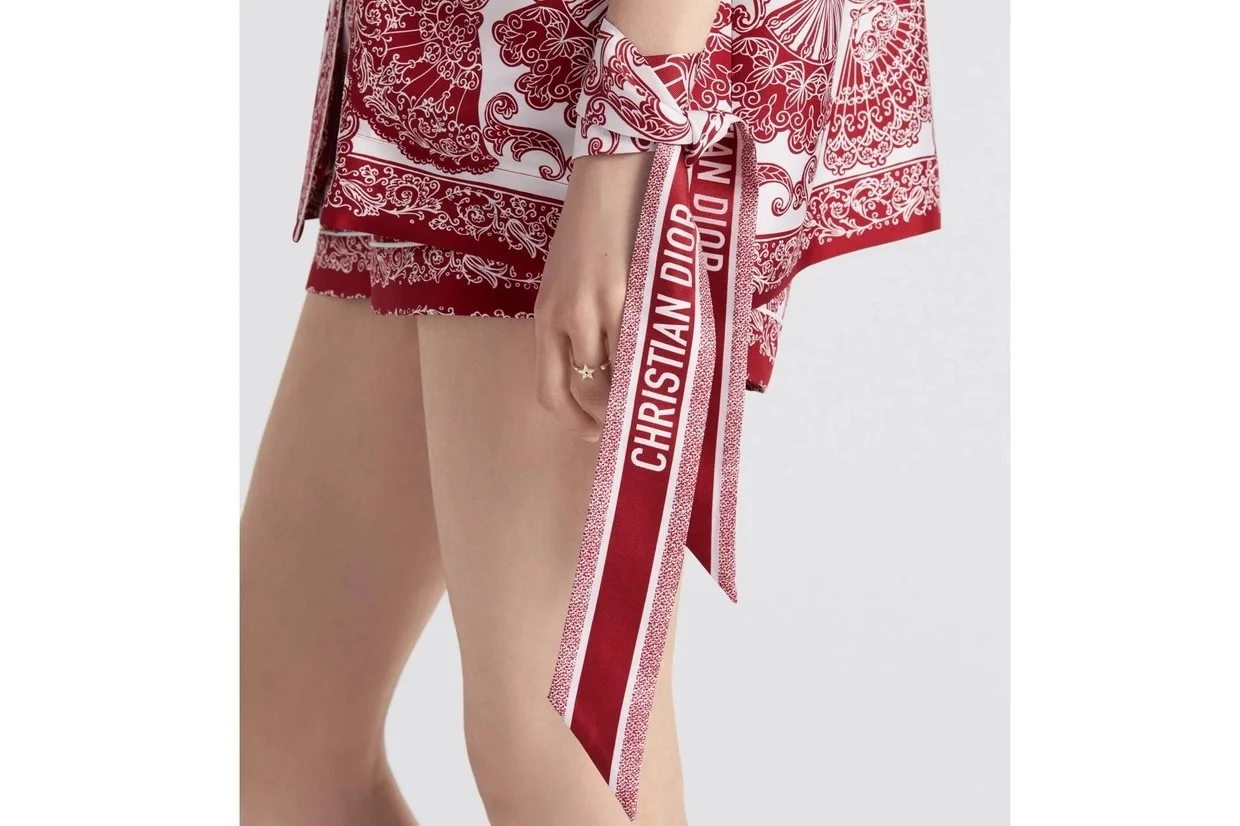 디올 바다나 화이트 앤 레드 실크 트윌 미차 스카프
