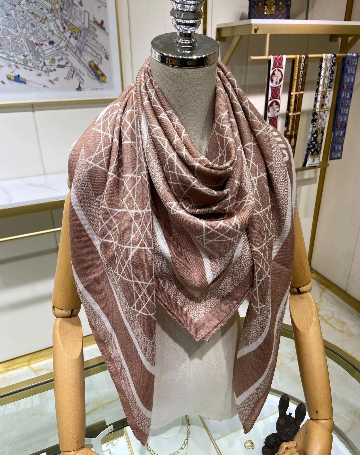 디올 까나쥬 90 스퀘어 아이보리 스카프