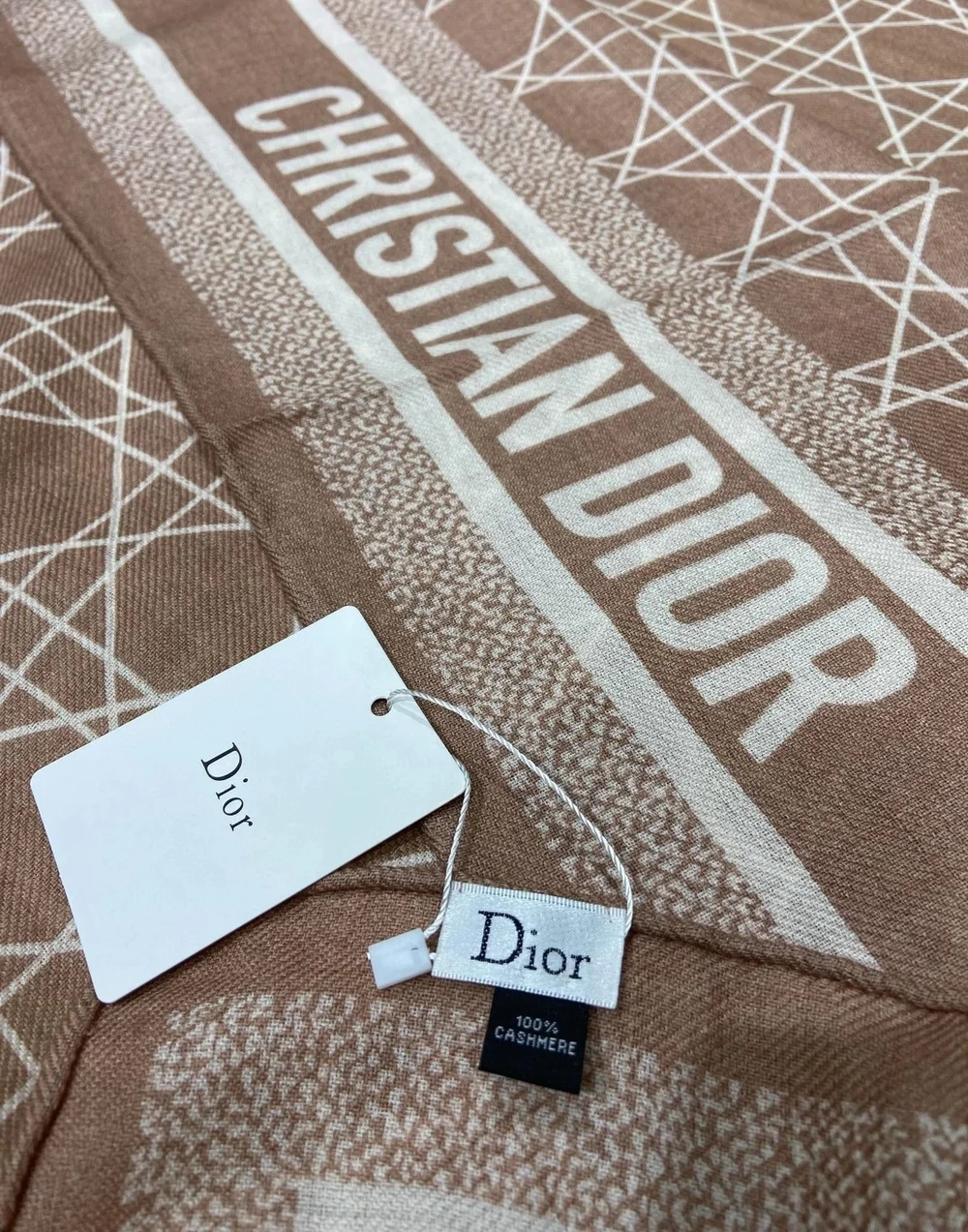 디올 까나쥬 90 스퀘어 아이보리 스카프