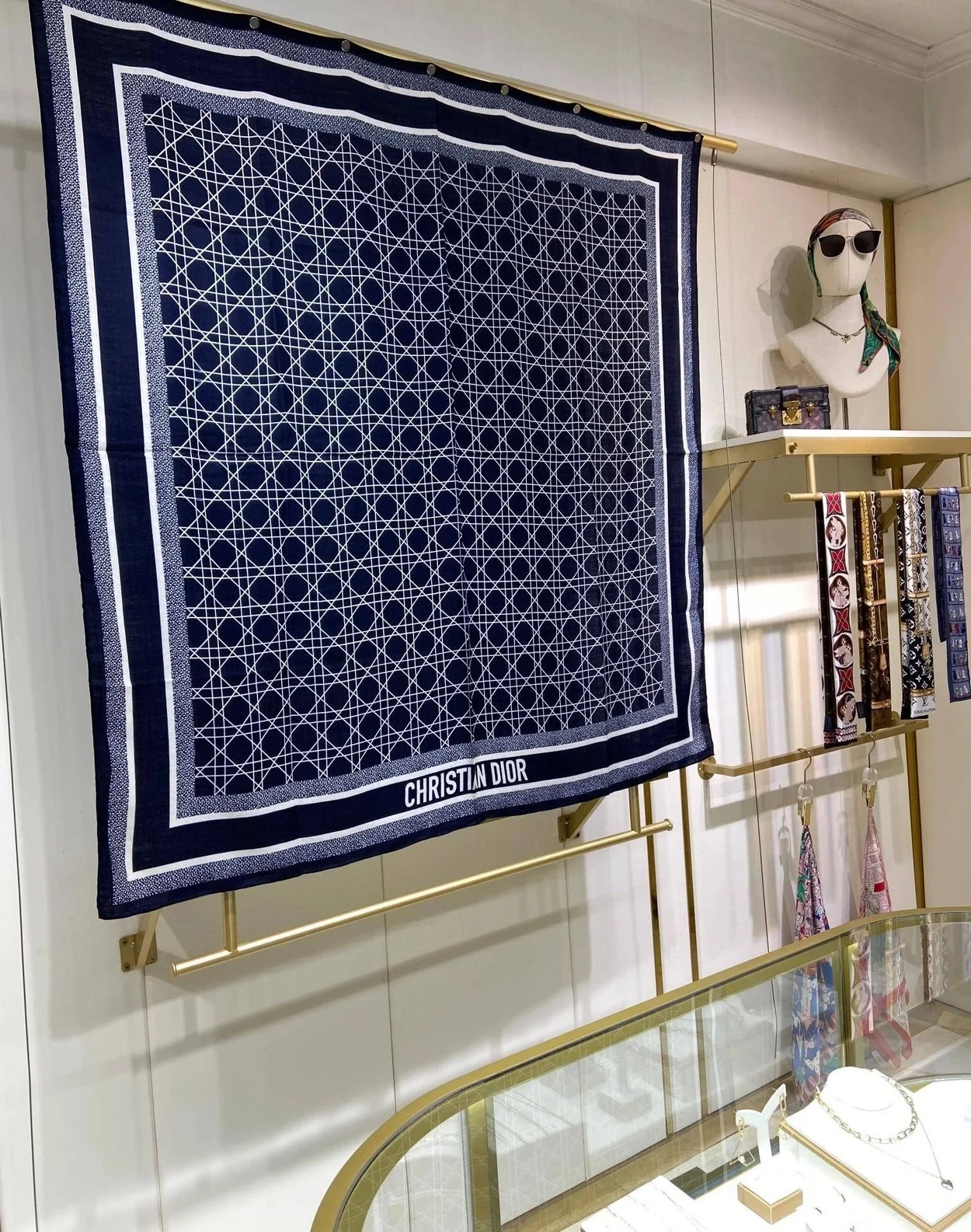 디올 까나쥬 90 스퀘어 네이비 블루 스카프