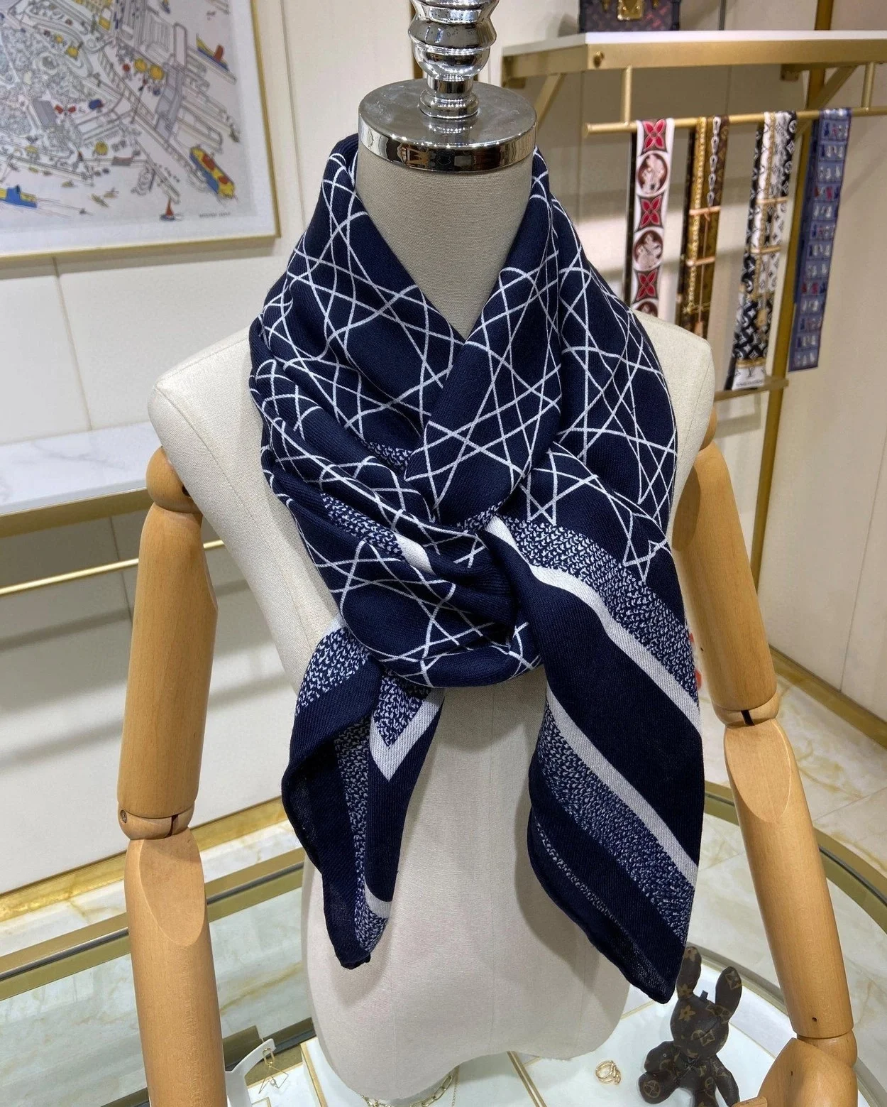 디올 까나쥬 90 스퀘어 네이비 블루 스카프