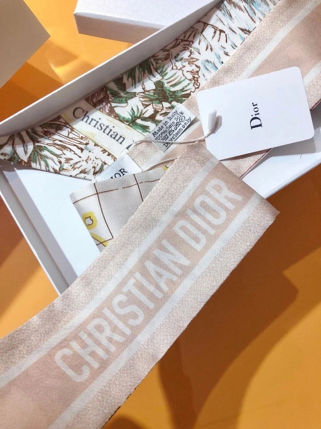 디올 그린 멀티 컬러 실크 트윌 미차 스카프