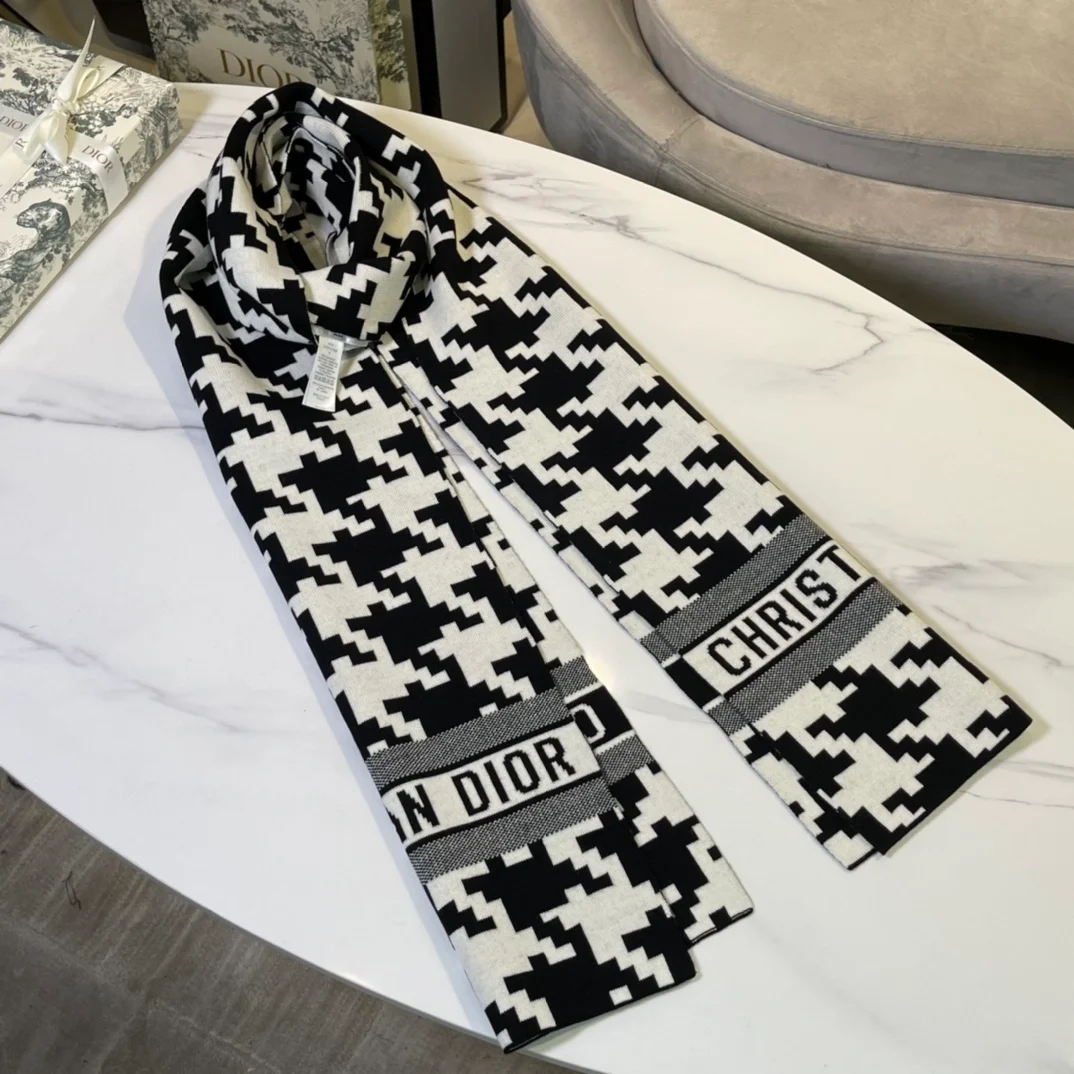 디올 30 몽태뉴 스카프