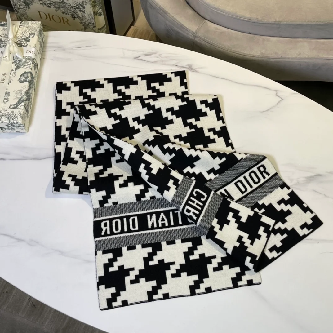 디올 30 몽태뉴 스카프