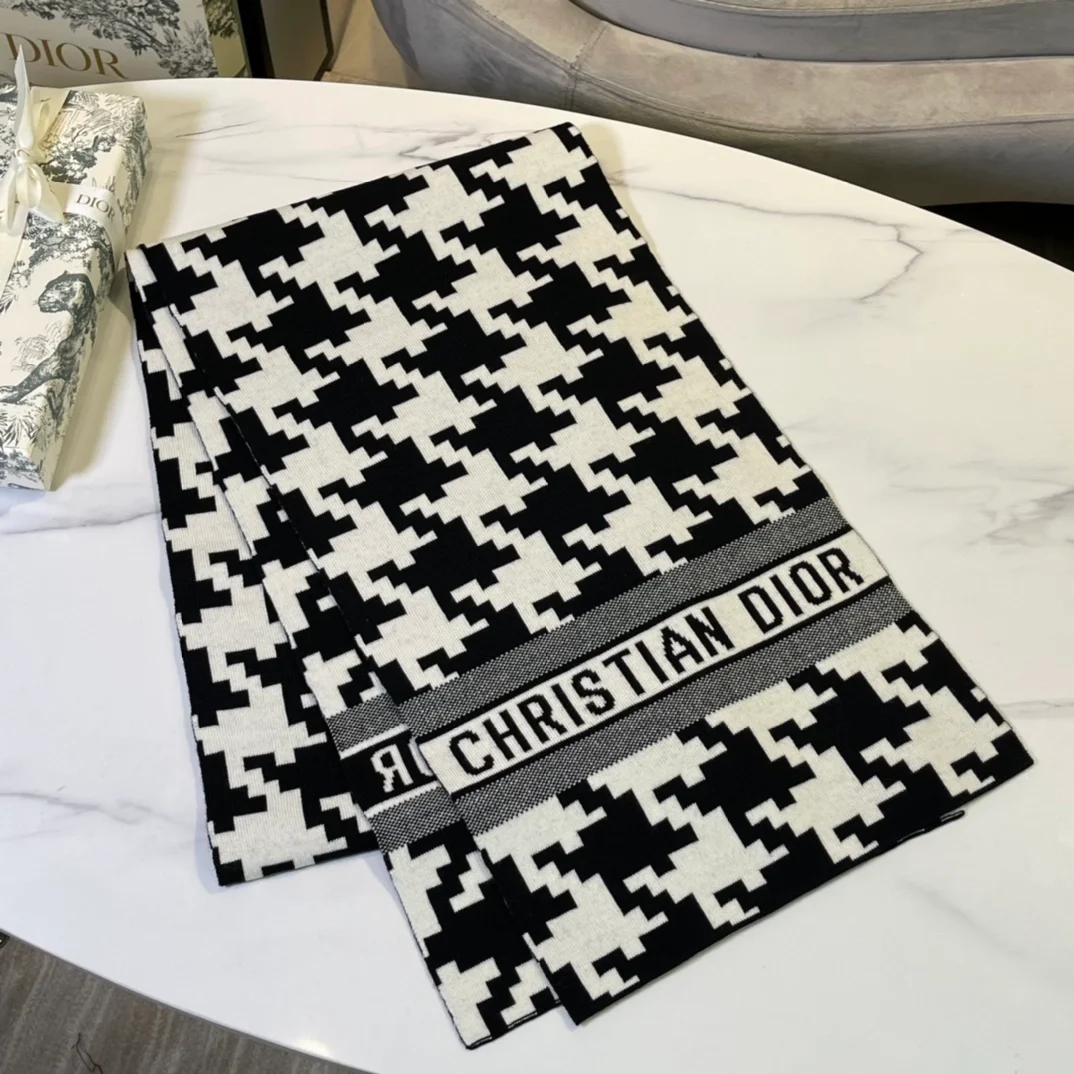 디올 30 몽태뉴 스카프