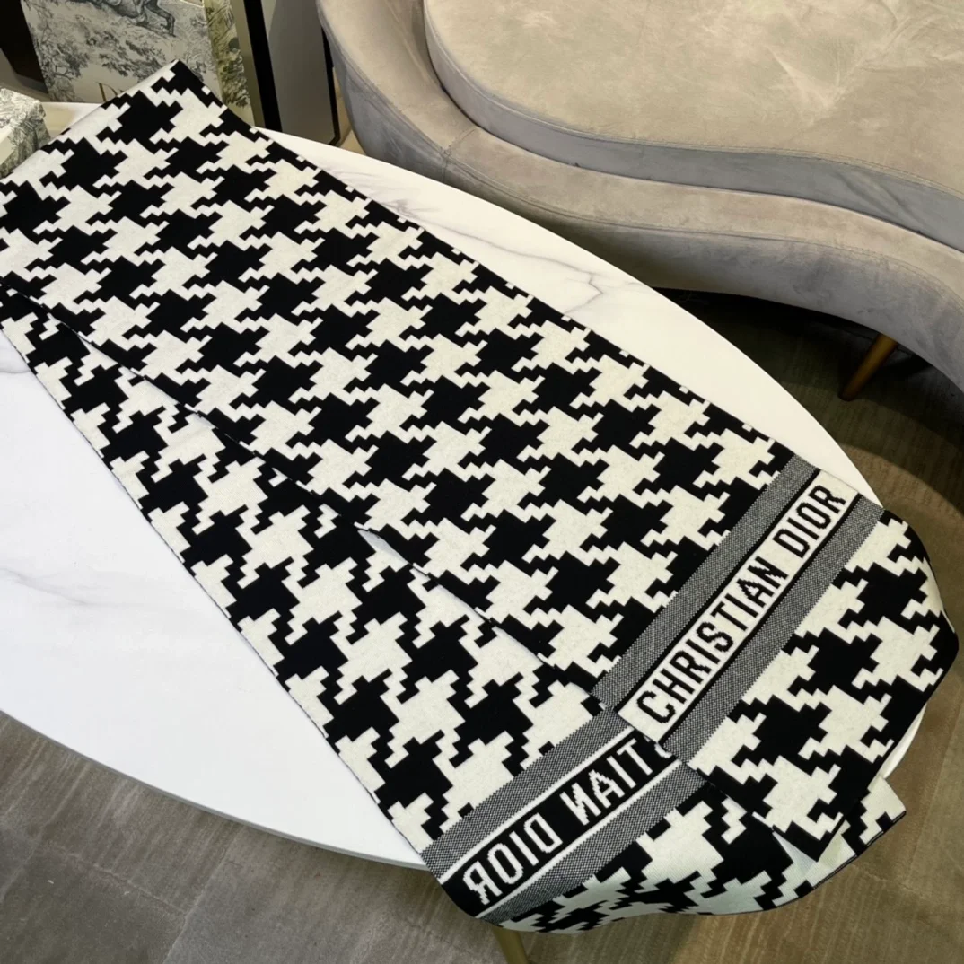 디올 30 몽태뉴 스카프