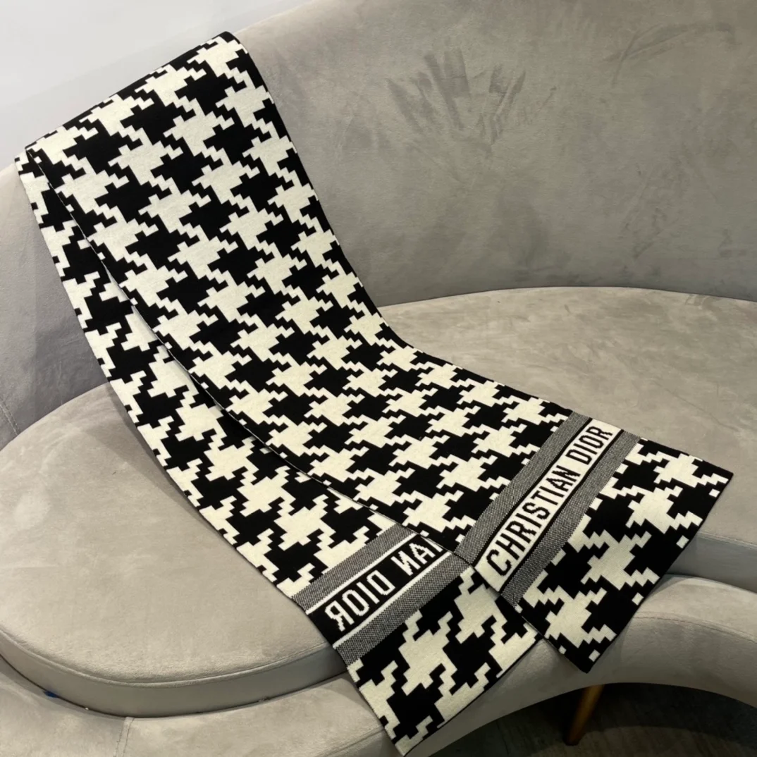 디올 30 몽태뉴 스카프