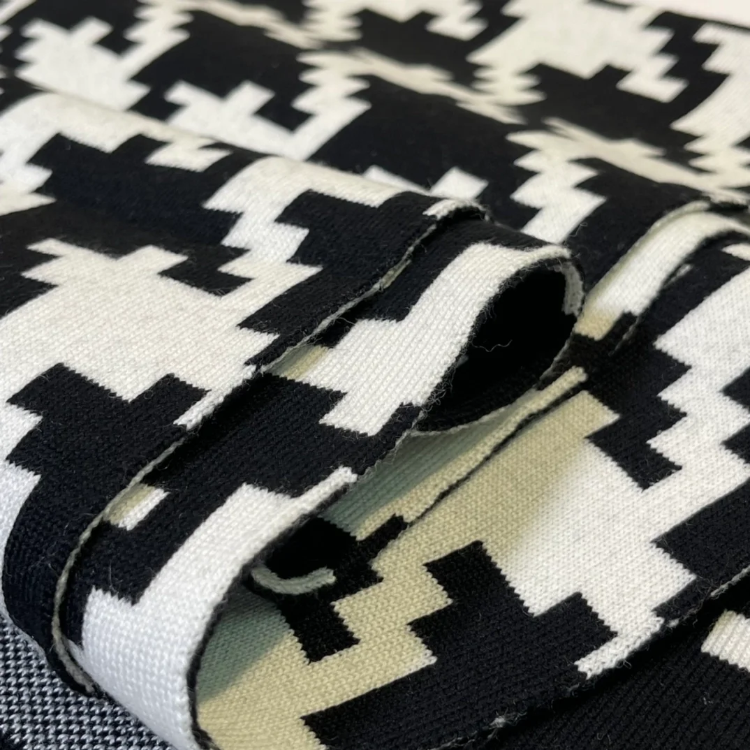 디올 30 몽태뉴 스카프