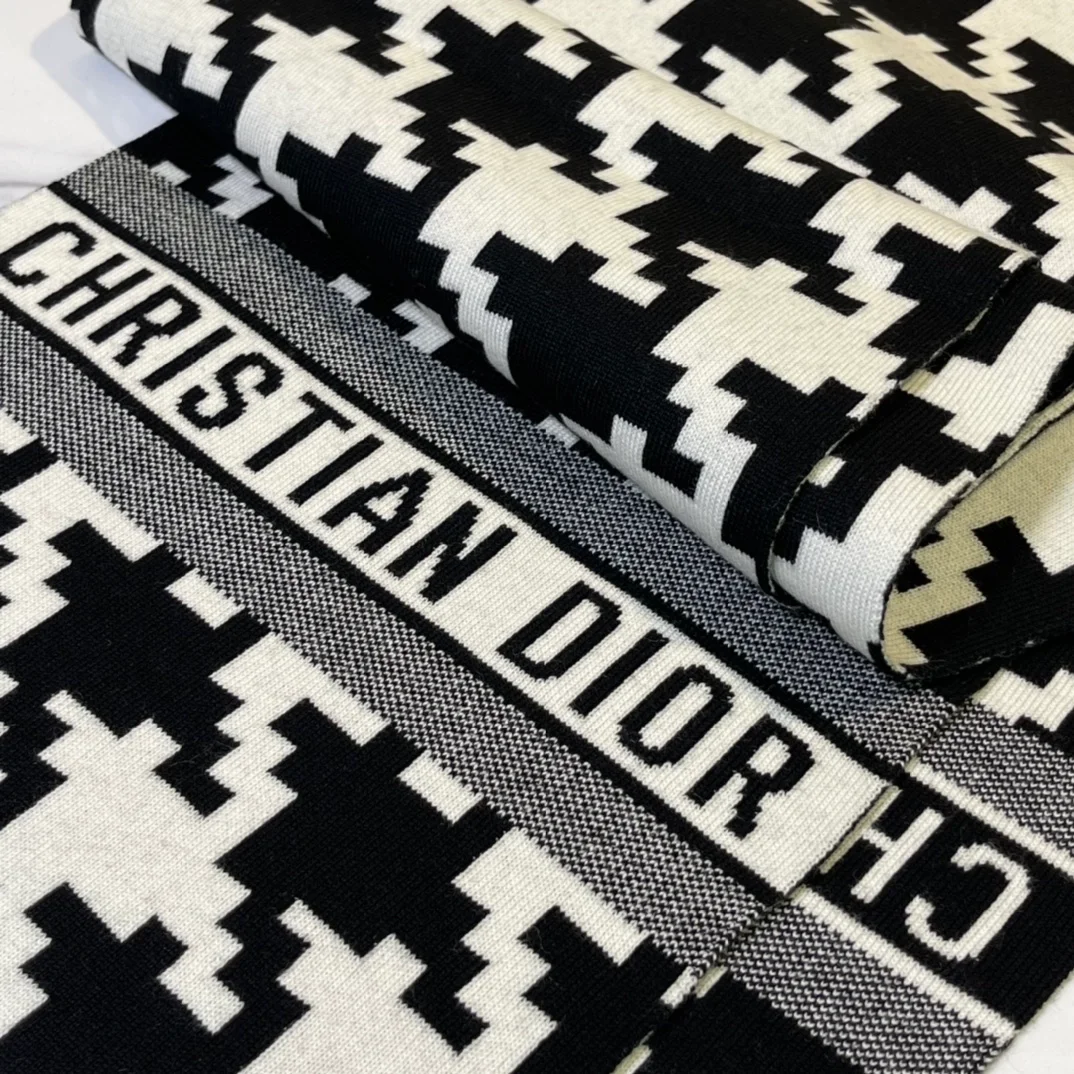 디올 30 몽태뉴 스카프