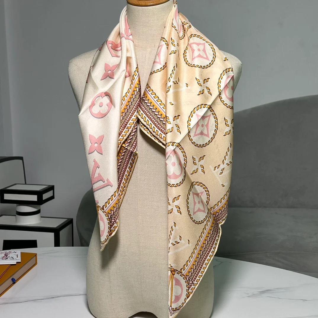 루이비통 브레이디드 모노그램 프린티드 숄