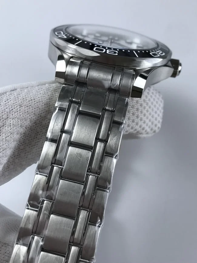 오메가 씨마스터 다이머 300 화이트 블랙